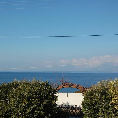 Villa Sul Mare Chalkís Buitenkant foto