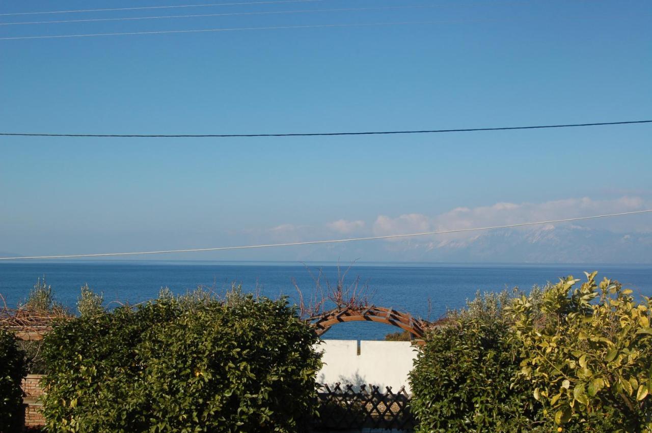 Villa Sul Mare Chalkís Buitenkant foto